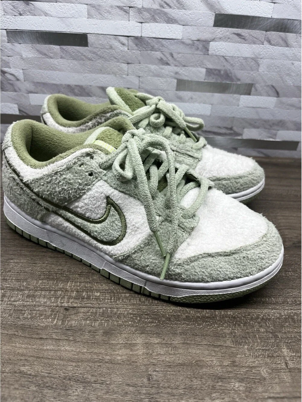 Nike Dunk Low SE Fleece Honeydew Women’s Size 7.5 Shoes Sneakers DQ7579-300
